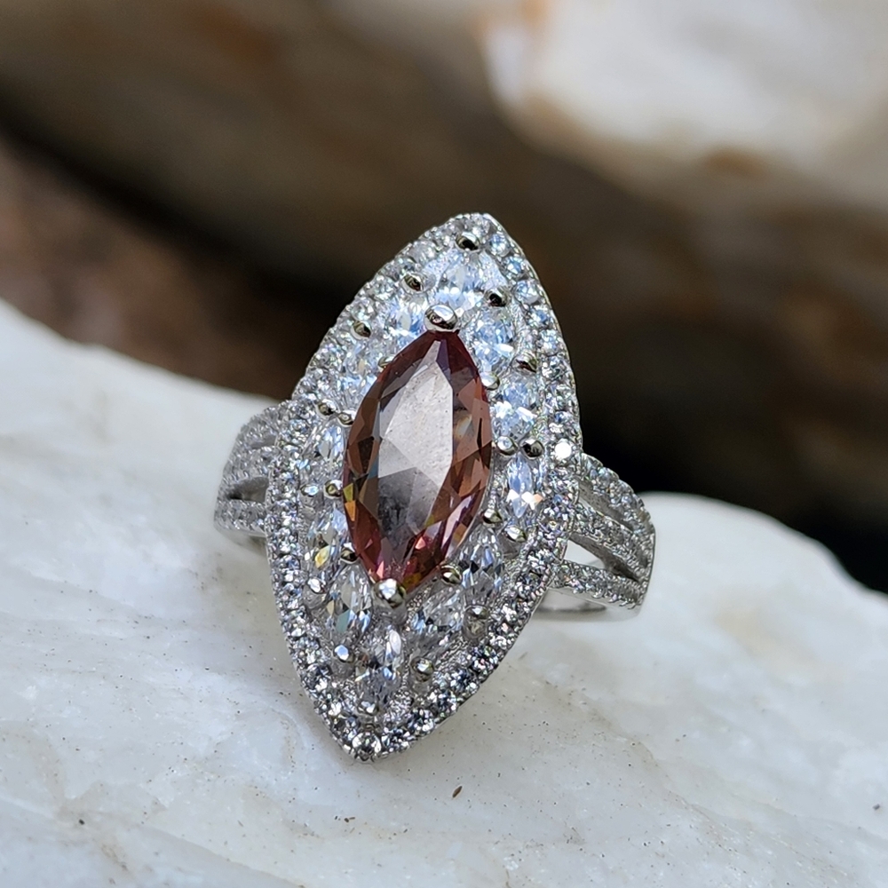 Solid Sterling 925 Silver Elegant Ring Alexandrite Stone White Topaz Crystals